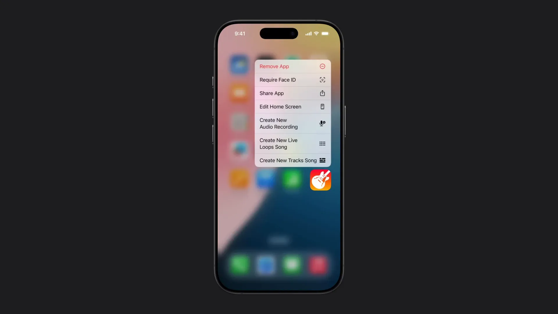 صفحه اصلی آیفون و نگه داشتن انگشت روی آیکون GarageBand برای ایجاد ضبط جدید